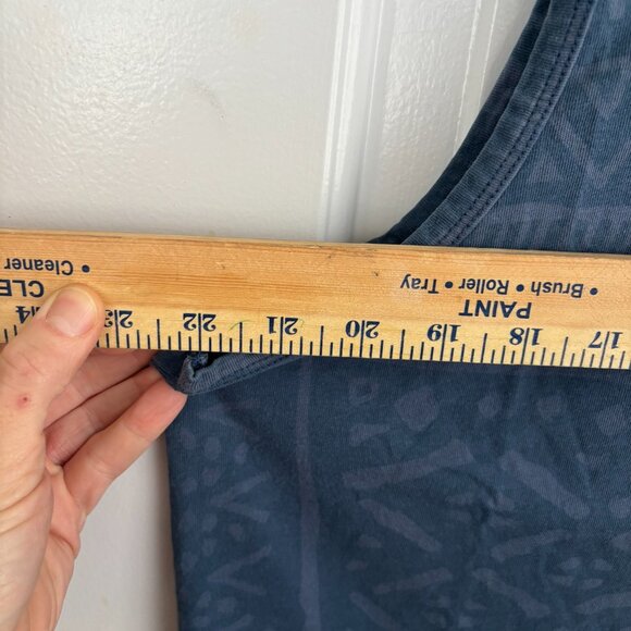 10 Deep BlueTank - Picture 4 of 5